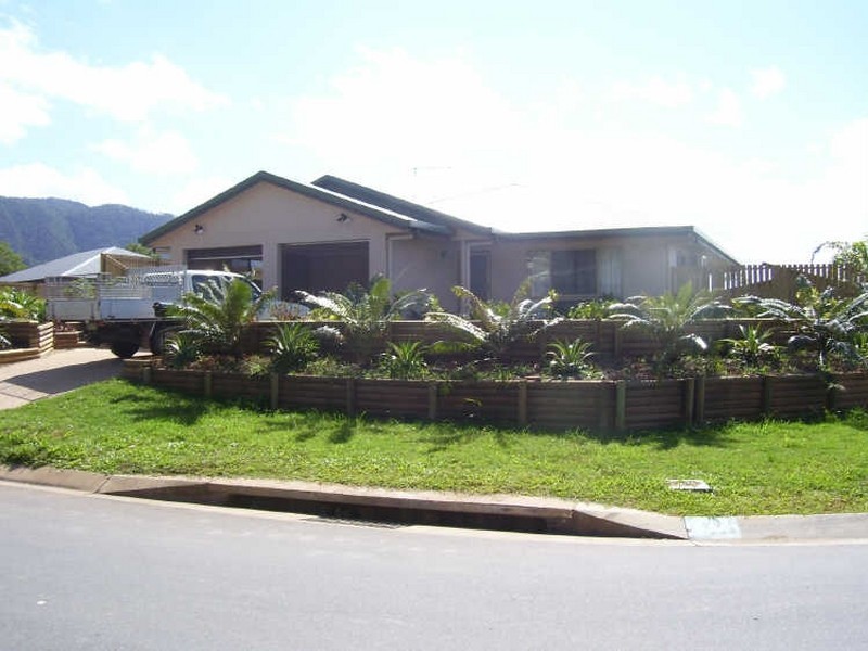 2 Capricorn Street, Bentley Park QLD 4869