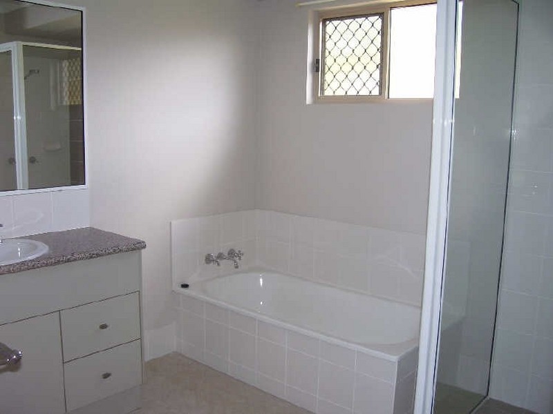 2 Capricorn Street, Bentley Park QLD 4869