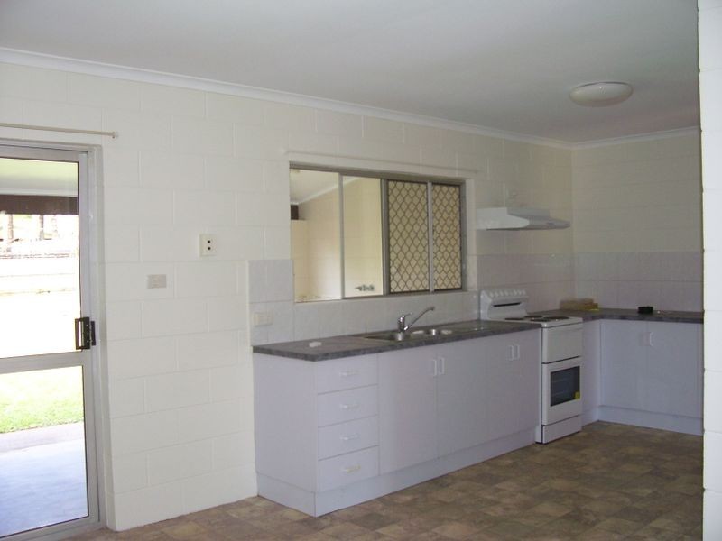13 Cameron Close, Smithfield QLD 4878