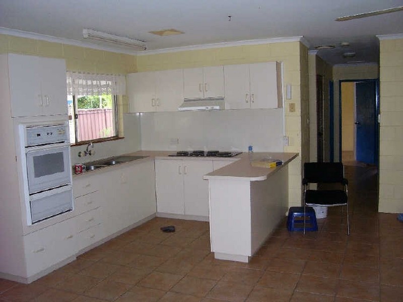 18 Kowinka Street, White Rock QLD 4868