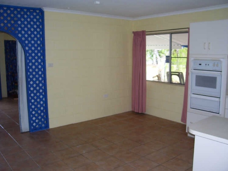 18 Kowinka Street, White Rock QLD 4868