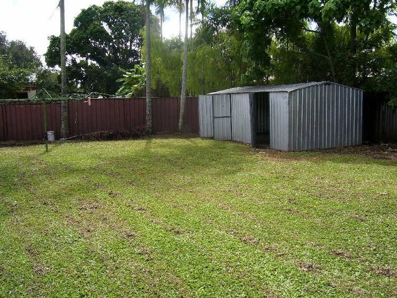 18 Kowinka Street, White Rock QLD 4868