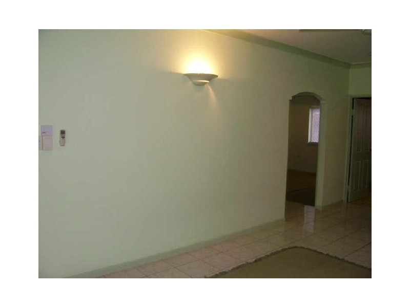 2/5 Ingham Court, Mooroobool QLD 4870