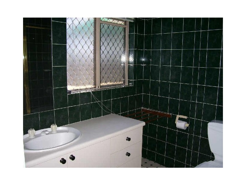 2/5 Ingham Court, Mooroobool QLD 4870