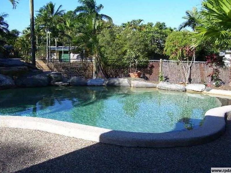 1 Azalea Court, Mooroobool QLD 4870