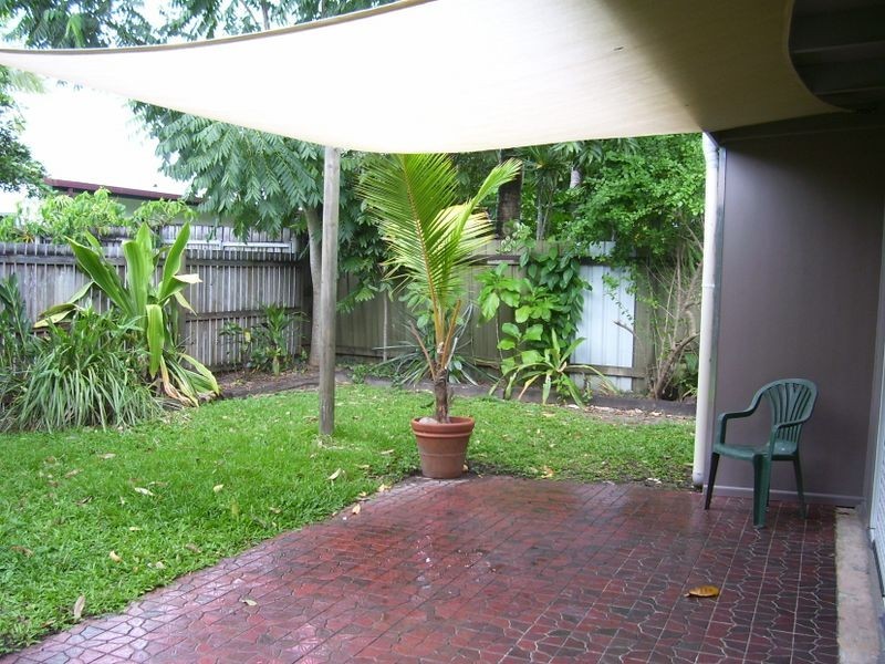 2/23 Tamarind Street, Holloways Beach QLD 4878