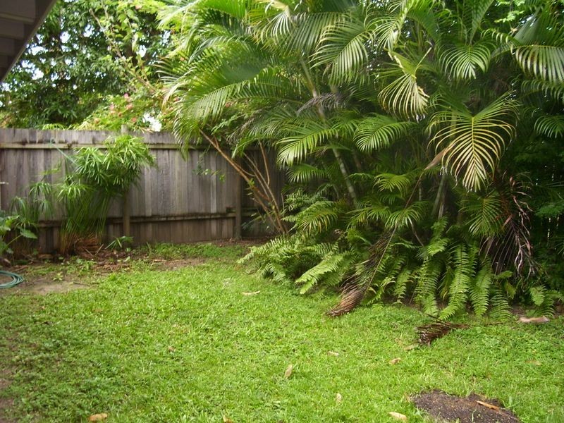 2/23 Tamarind Street, Holloways Beach QLD 4878