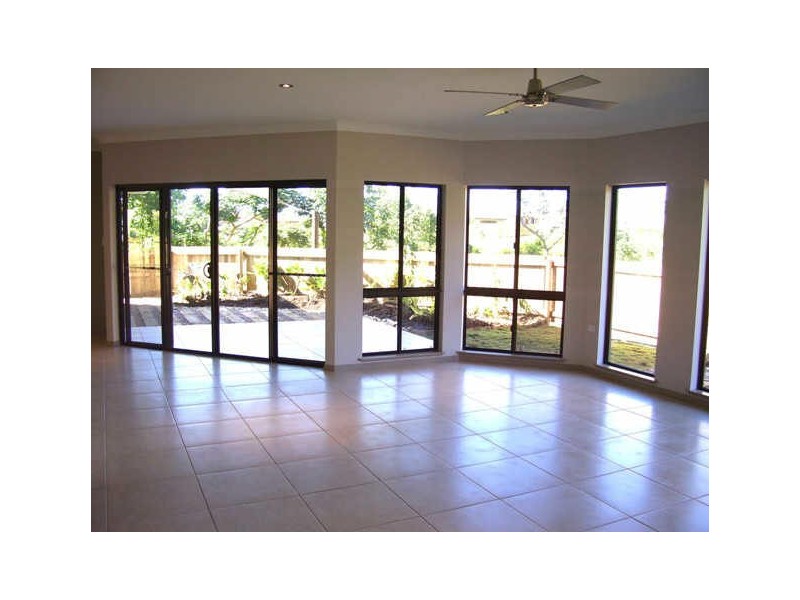 2 Lyndon Close, Bentley Park QLD 4869