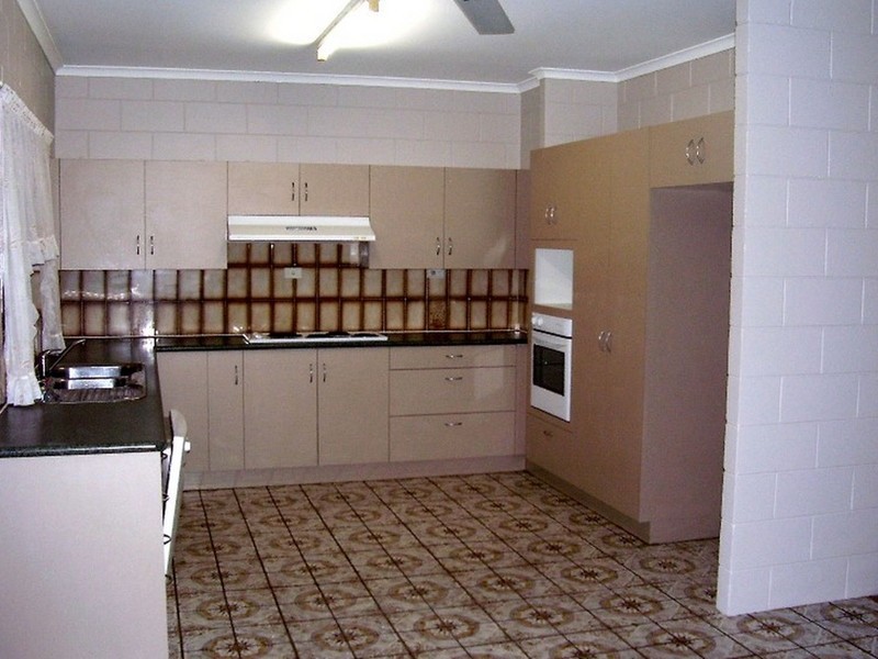 12 Beth Close, Woree QLD 4868