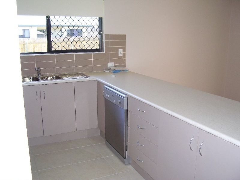 7 Cliffdale Street, Bentley Park QLD 4869