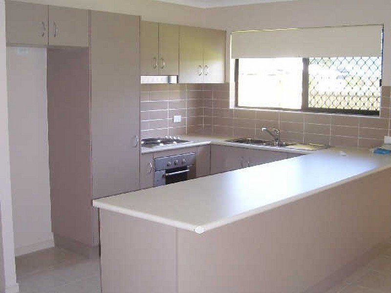 7 Cliffdale Street, Bentley Park QLD 4869