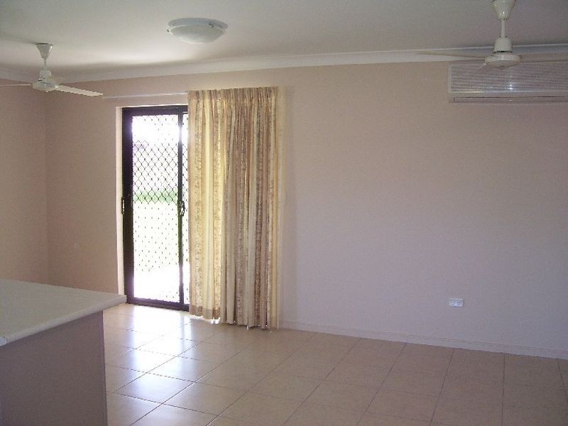 7 Cliffdale Street, Bentley Park QLD 4869