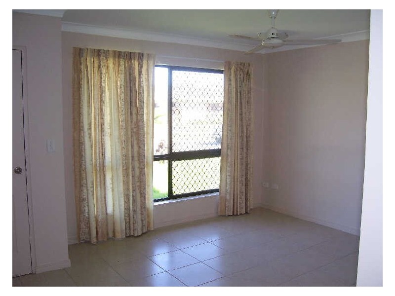 7 Cliffdale Street, Bentley Park QLD 4869