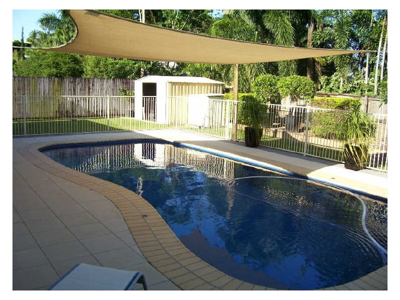 2 Kambara Street, White Rock QLD 4868