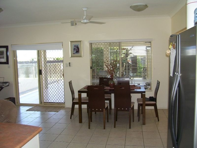2 Kambara Street, White Rock QLD 4868