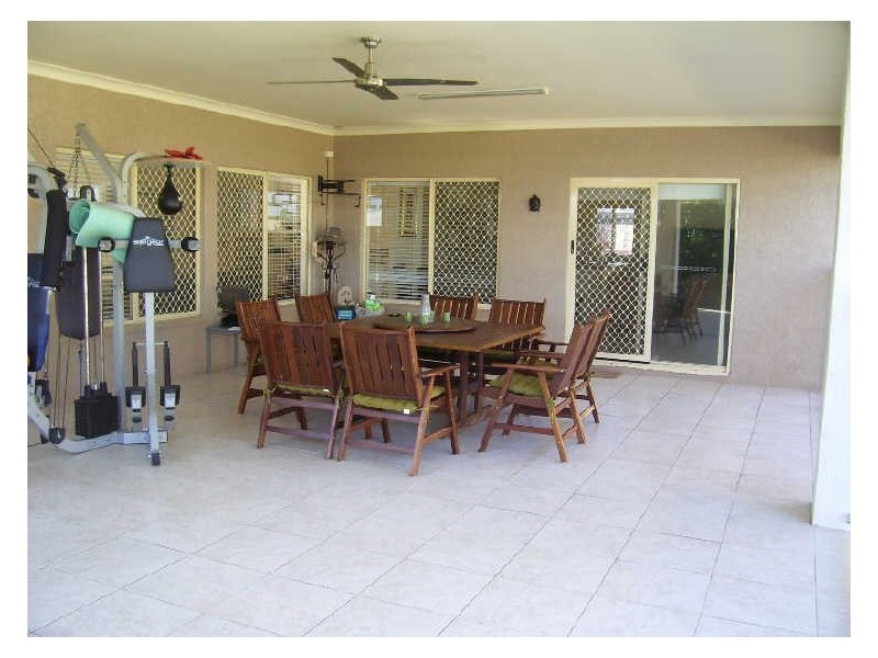 2 Kambara Street, White Rock QLD 4868