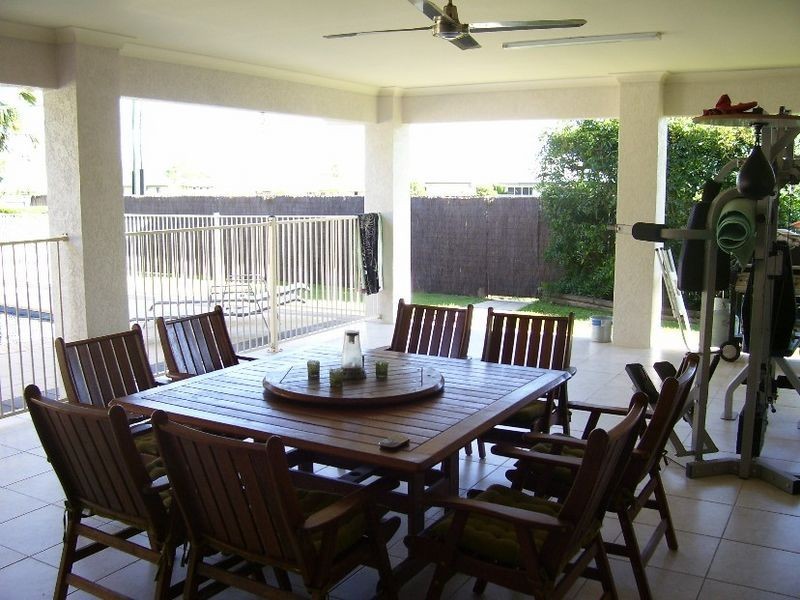 2 Kambara Street, White Rock QLD 4868