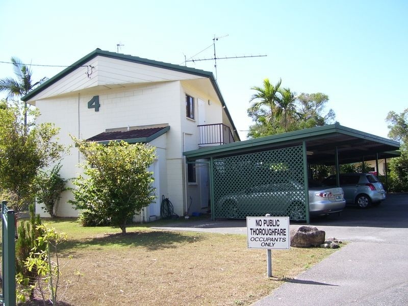 1/4 Hector Cose, Westcourt QLD 4870