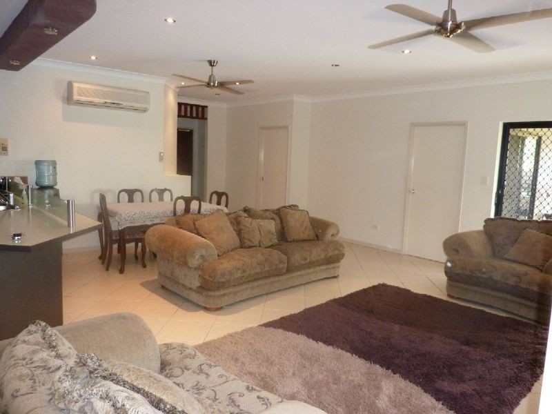 12 Picnic Street, White Rock QLD 4868