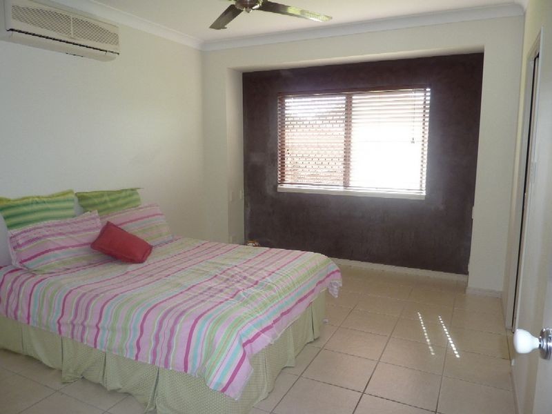 12 Picnic Street, White Rock QLD 4868