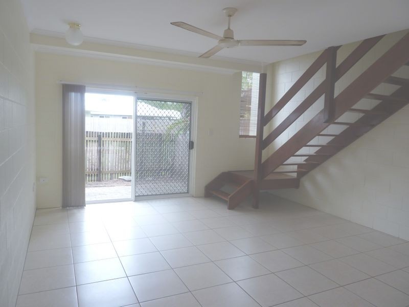 6/4 Atlantic Close, White Rock QLD 4868