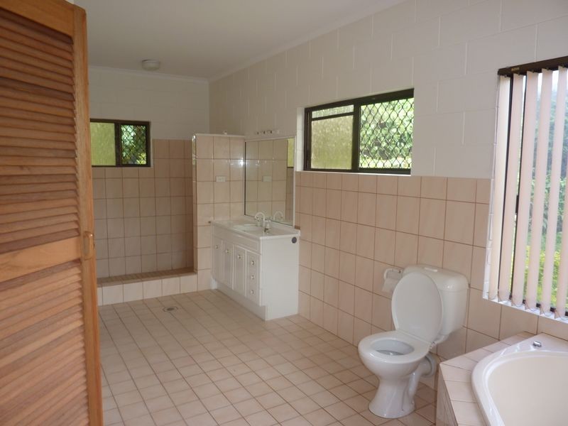 28 Alma Close, Woree QLD 4868