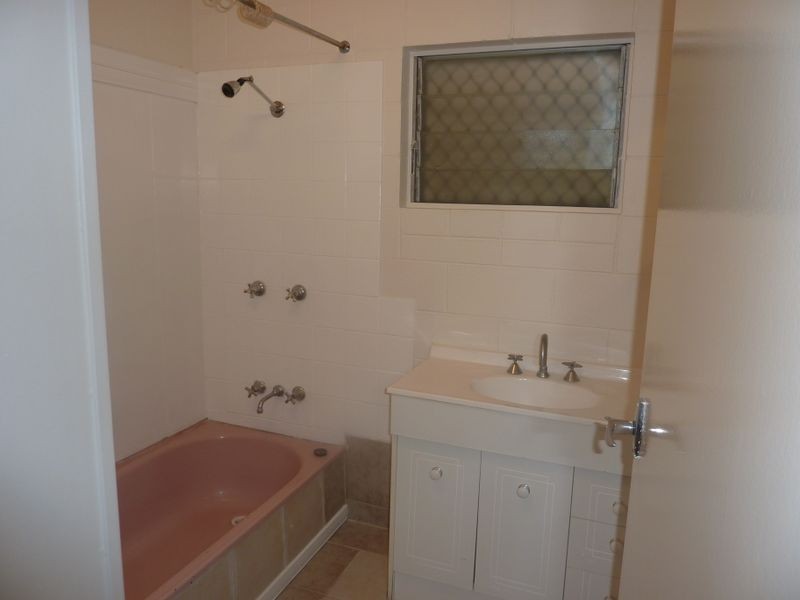 28 Alma Close, Woree QLD 4868