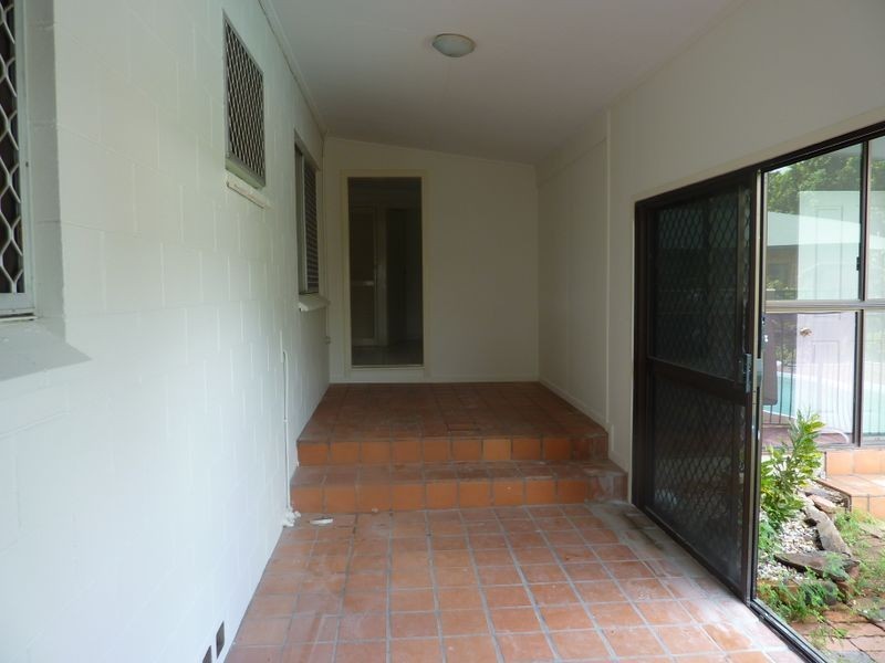 28 Alma Close, Woree QLD 4868