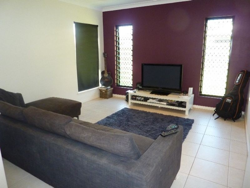 20 Heysen Close, Redlynch QLD 4870