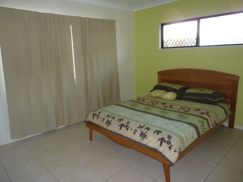 20 Heysen Close, Redlynch QLD 4870