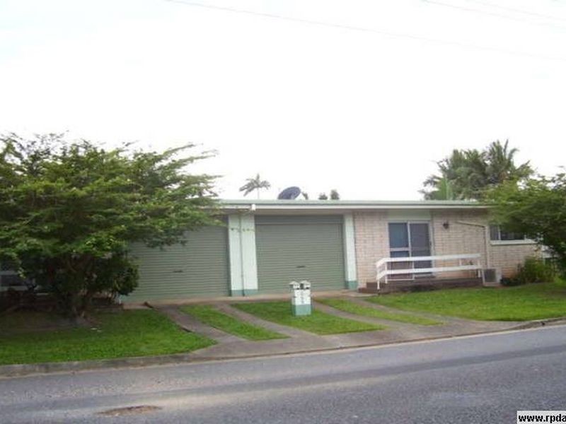 1/448 McCoombe Street, Mooroobool QLD 4870