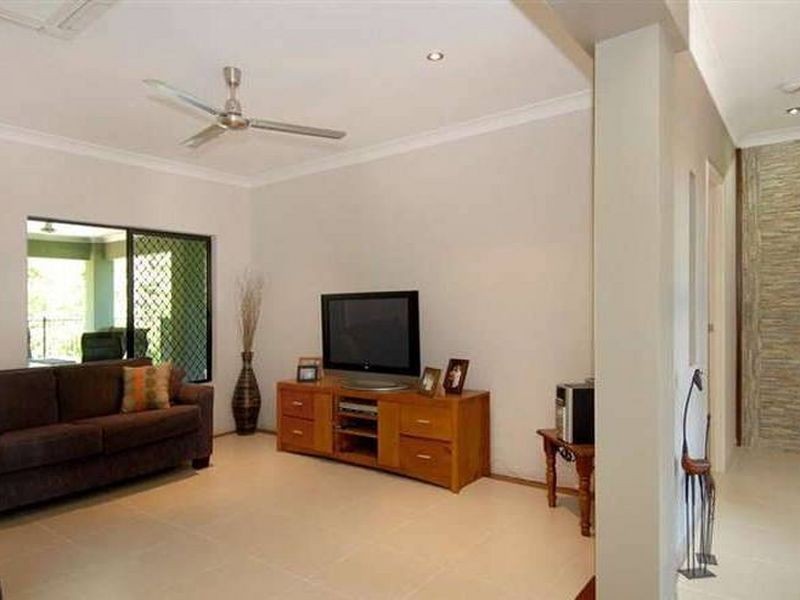 18 Conway Close, Bentley Park QLD 4869