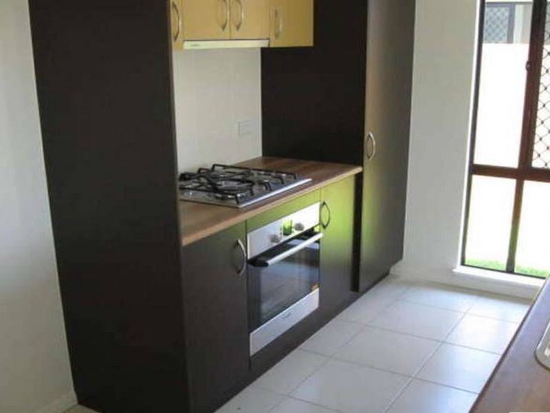 11 Thooleer Vista, Trinity Park QLD 4879