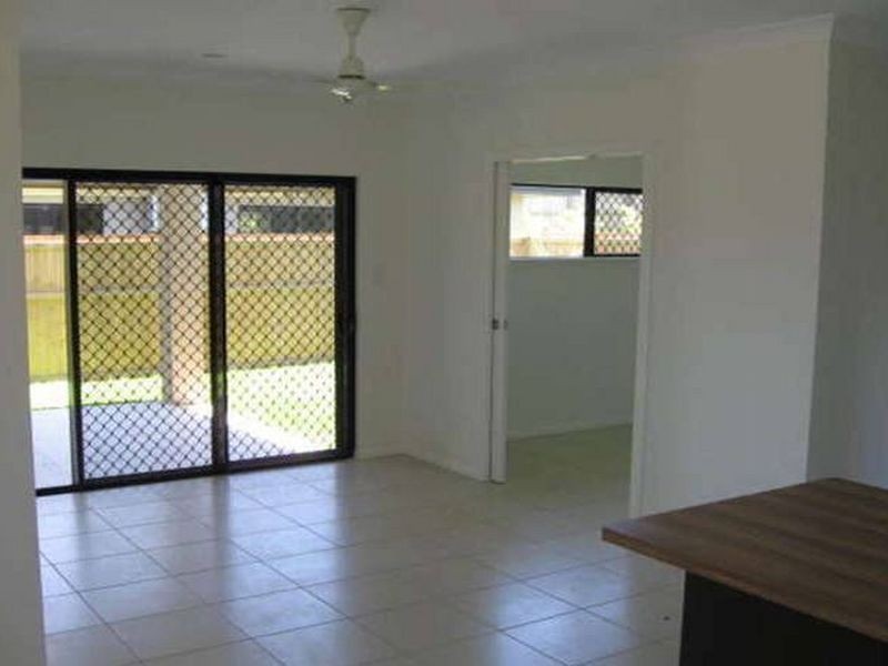 11 Thooleer Vista, Trinity Park QLD 4879