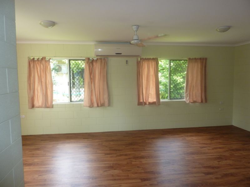 2 Hector Close, Westcourt QLD 4870
