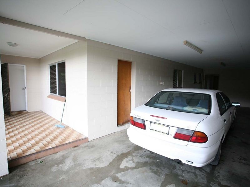 2 Hector Close, Westcourt QLD 4870