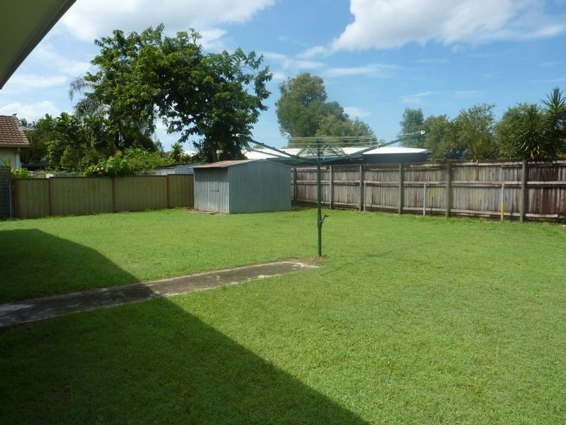 2 Hector Close, Westcourt QLD 4870