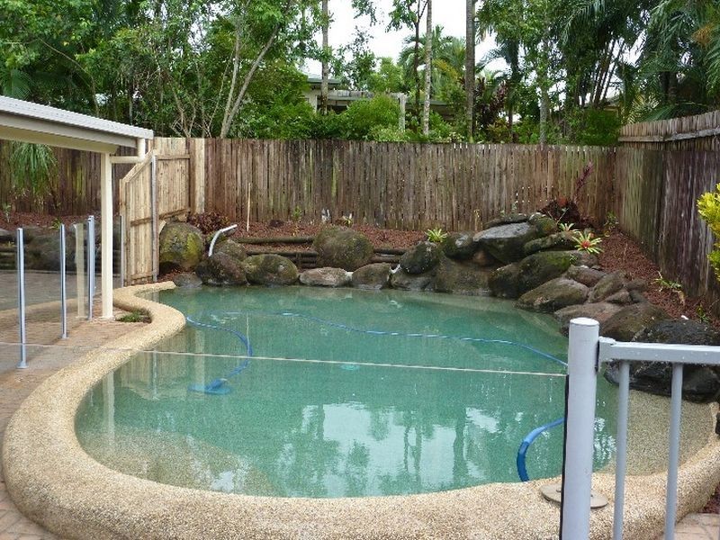 9 Redfern Place, Mooroobool QLD 4870