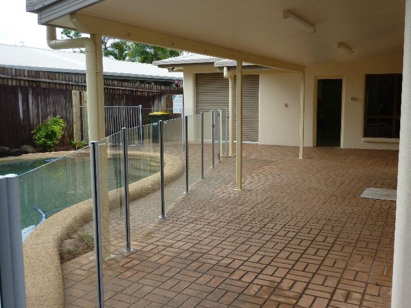 9 Redfern Place, Mooroobool QLD 4870