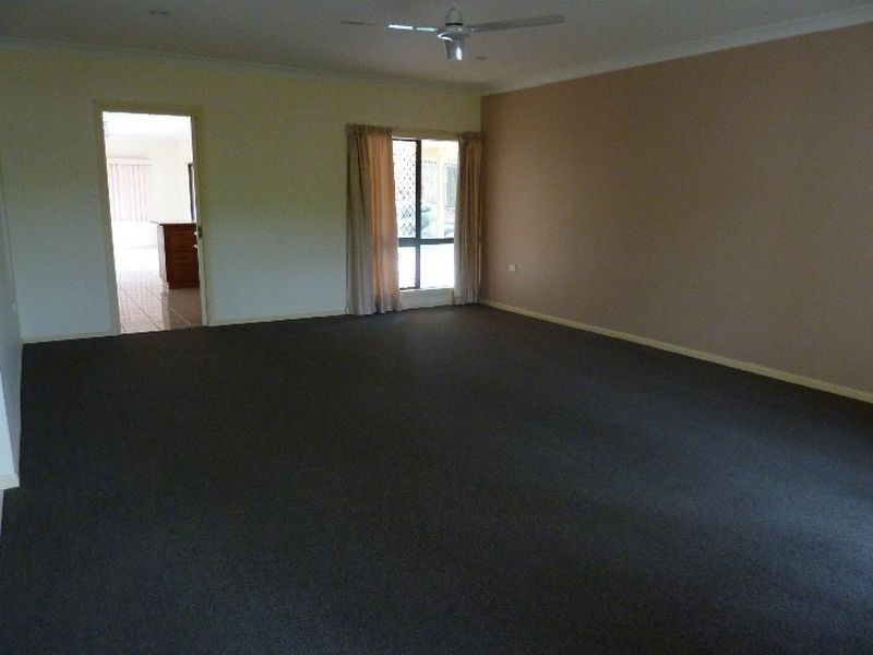 9 Redfern Place, Mooroobool QLD 4870