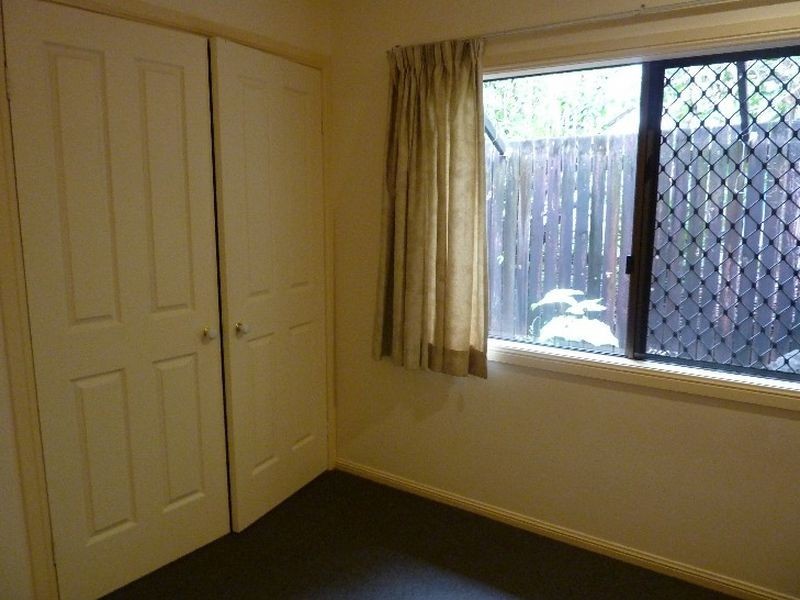 9 Redfern Place, Mooroobool QLD 4870