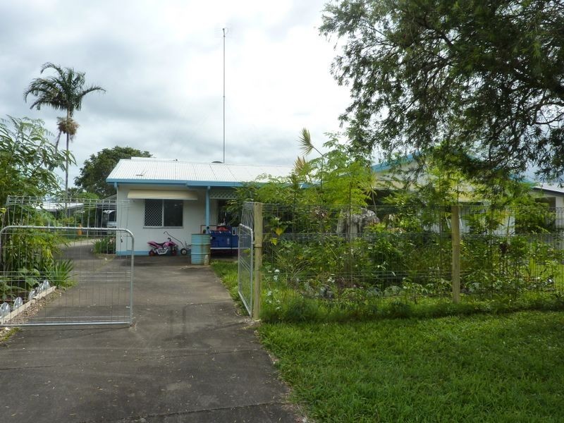 13 McLaughlin Road, Bentley Park QLD 4869