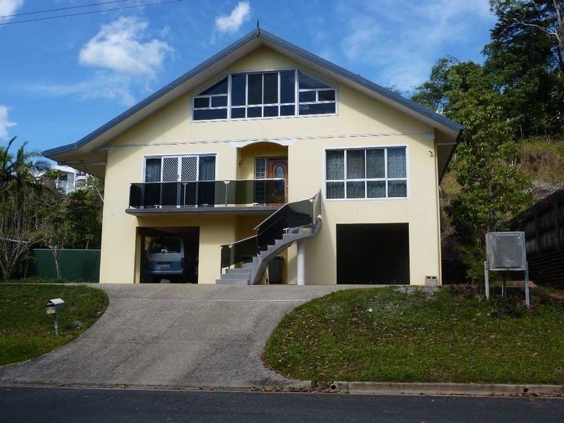 17 Callum Street, Mooroobool QLD 4870