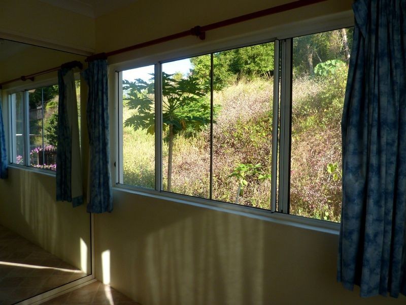 17 Callum Street, Mooroobool QLD 4870