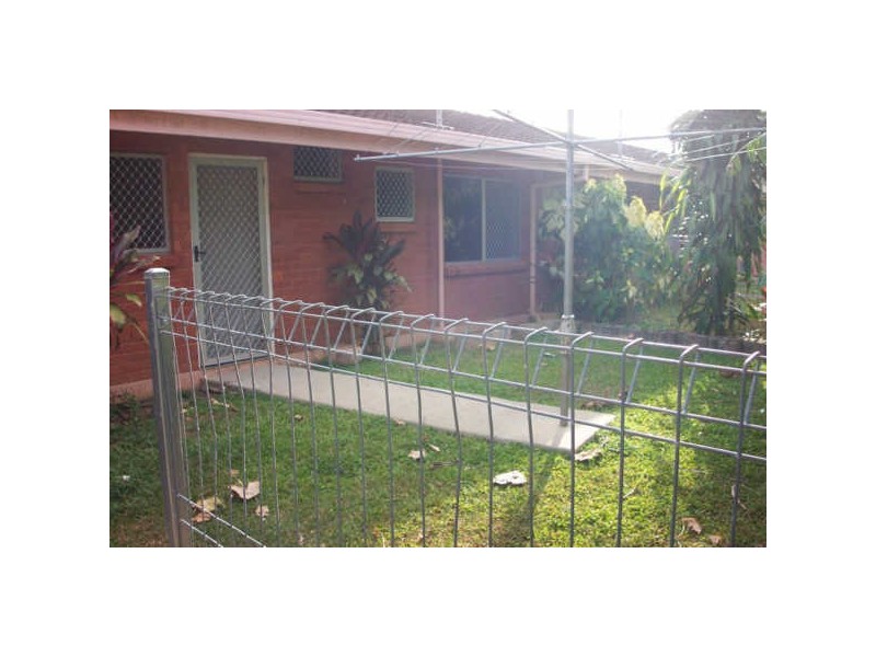 2/10 Sandown Close, Woree QLD 4868
