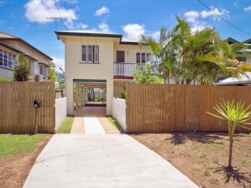 11 Boland St, Westcourt QLD 4870