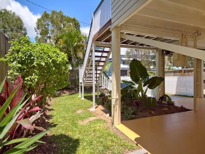 11 Boland St, Westcourt QLD 4870
