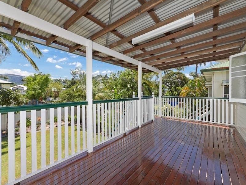 11 Boland St, Westcourt QLD 4870