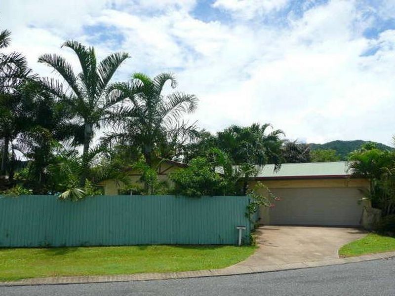 7 Deacon Court, Mooroobool QLD 4870