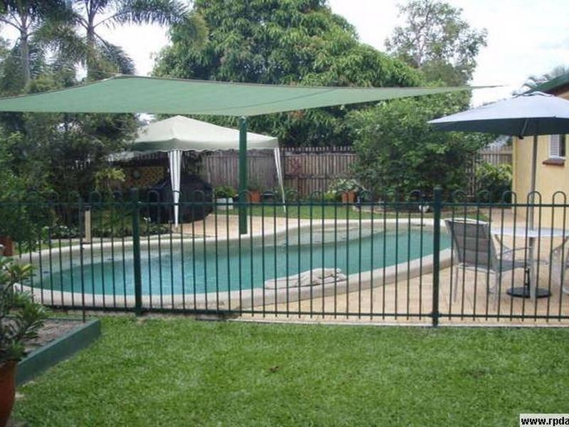 6 Jordan Close, Mooroobool QLD 4870